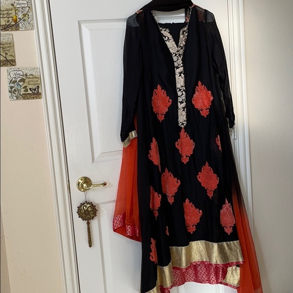 Pakistani and Indian desi outfit - Picture 12 of 12